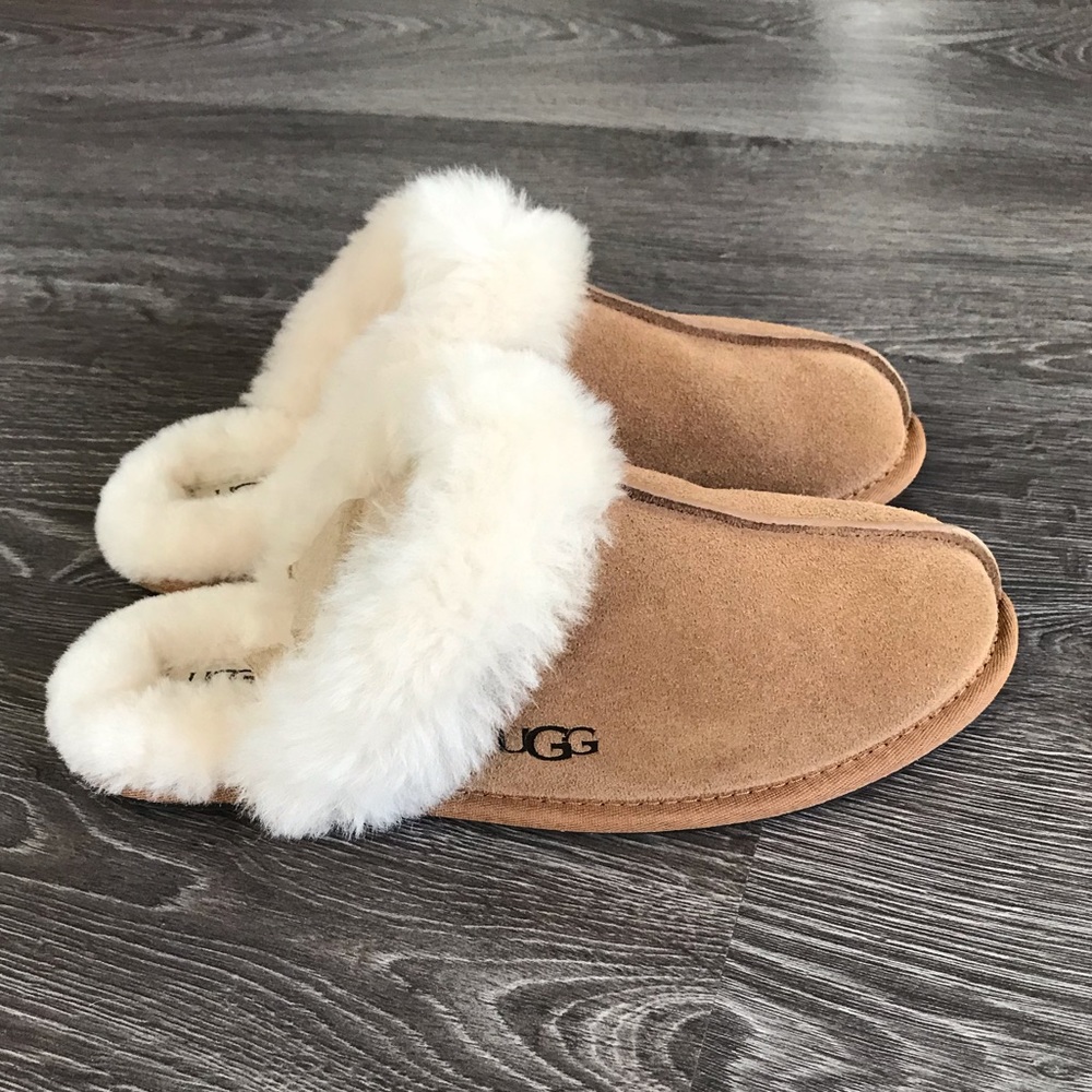 UGG SCUFFETTE ll SUEDE SLIPPERS